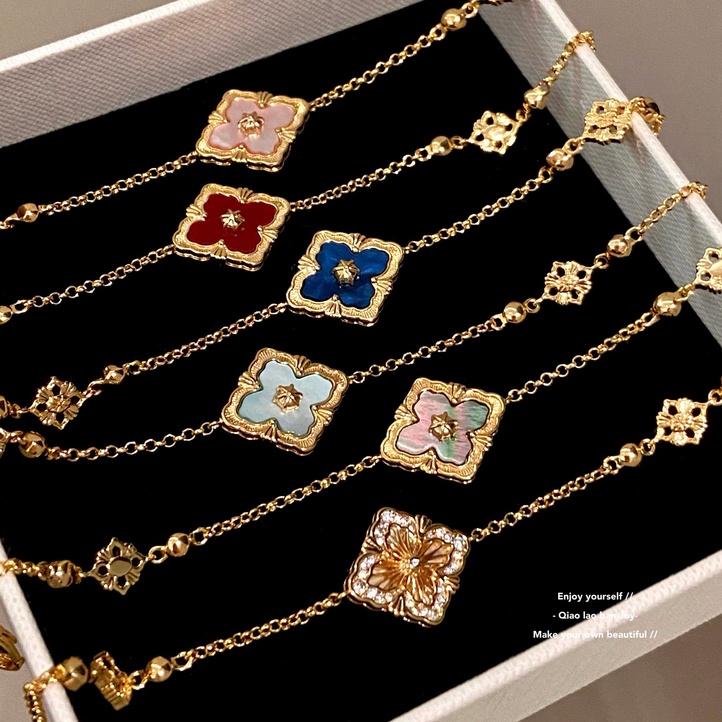 Single Three Flowers Pork Belly Female Vintage Court Style Affordable Bracelet