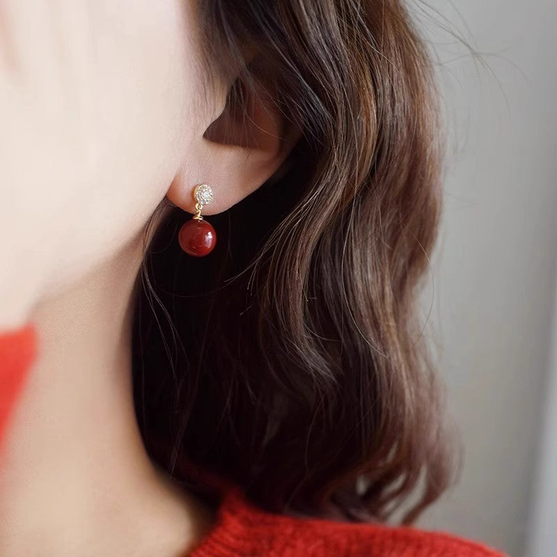Women's Small Simple Hollow Pearl High-grade Refined Stud Earrings