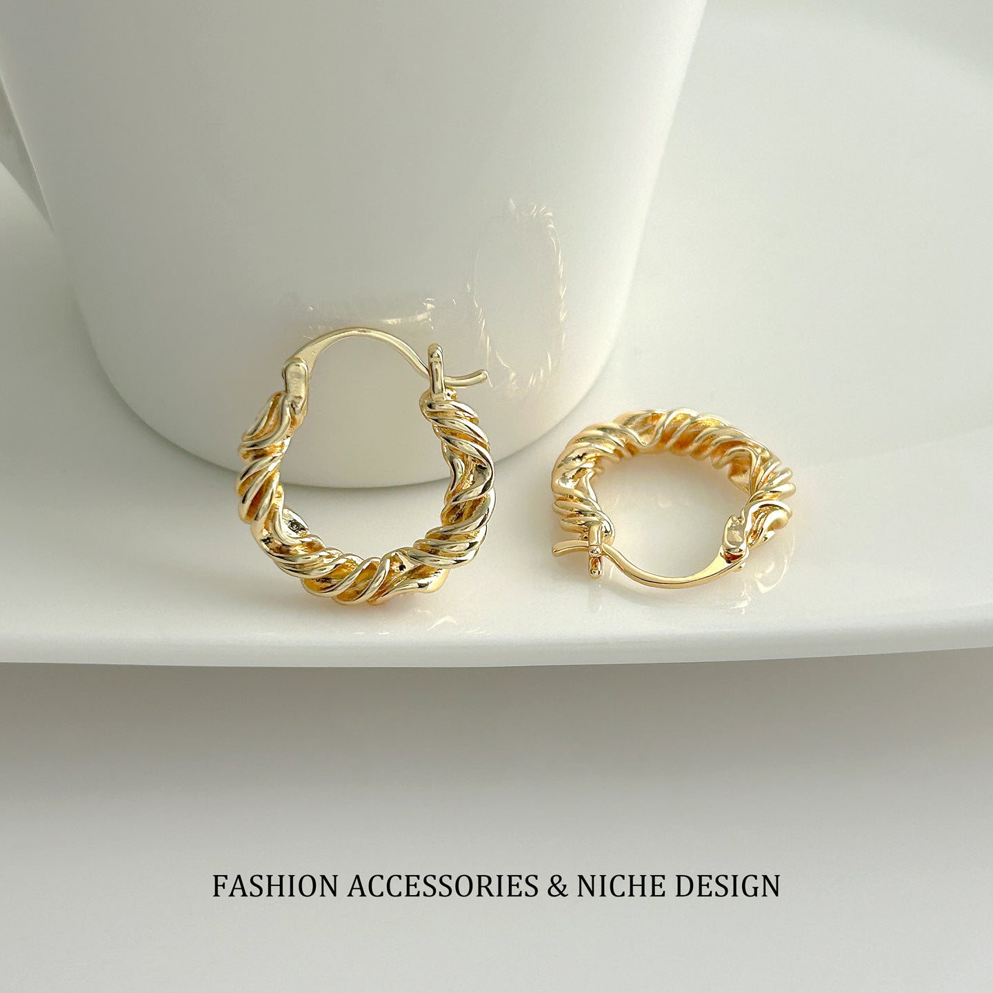 Women's Korean Style Personalized Twisted Line Woven Clip Fashion Ear Buckle