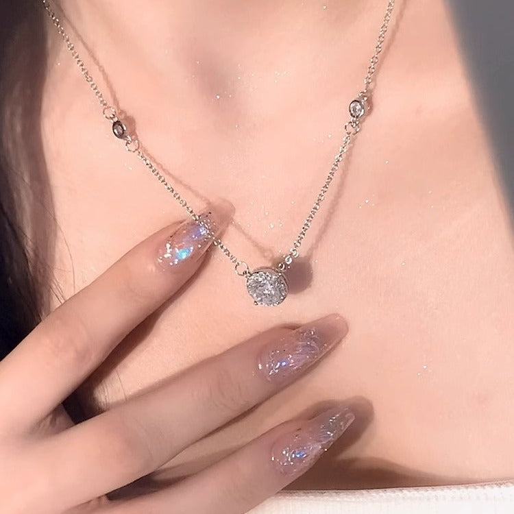 Point Female College Sweet Clavicle Chain Light Luxury Necklace