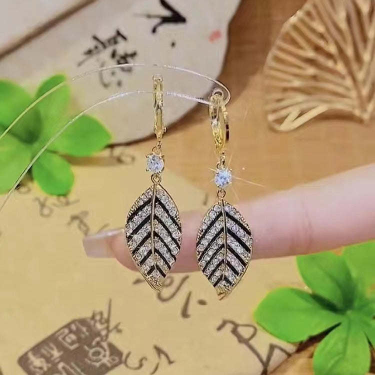 Full Diamond Leaf Trendy Clip Fashionable Ear Buckle