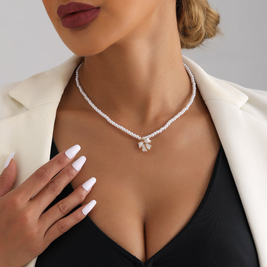 Women's Soft Bow Clavicle Chain Commuter Imitation Pearl Short Necklaces