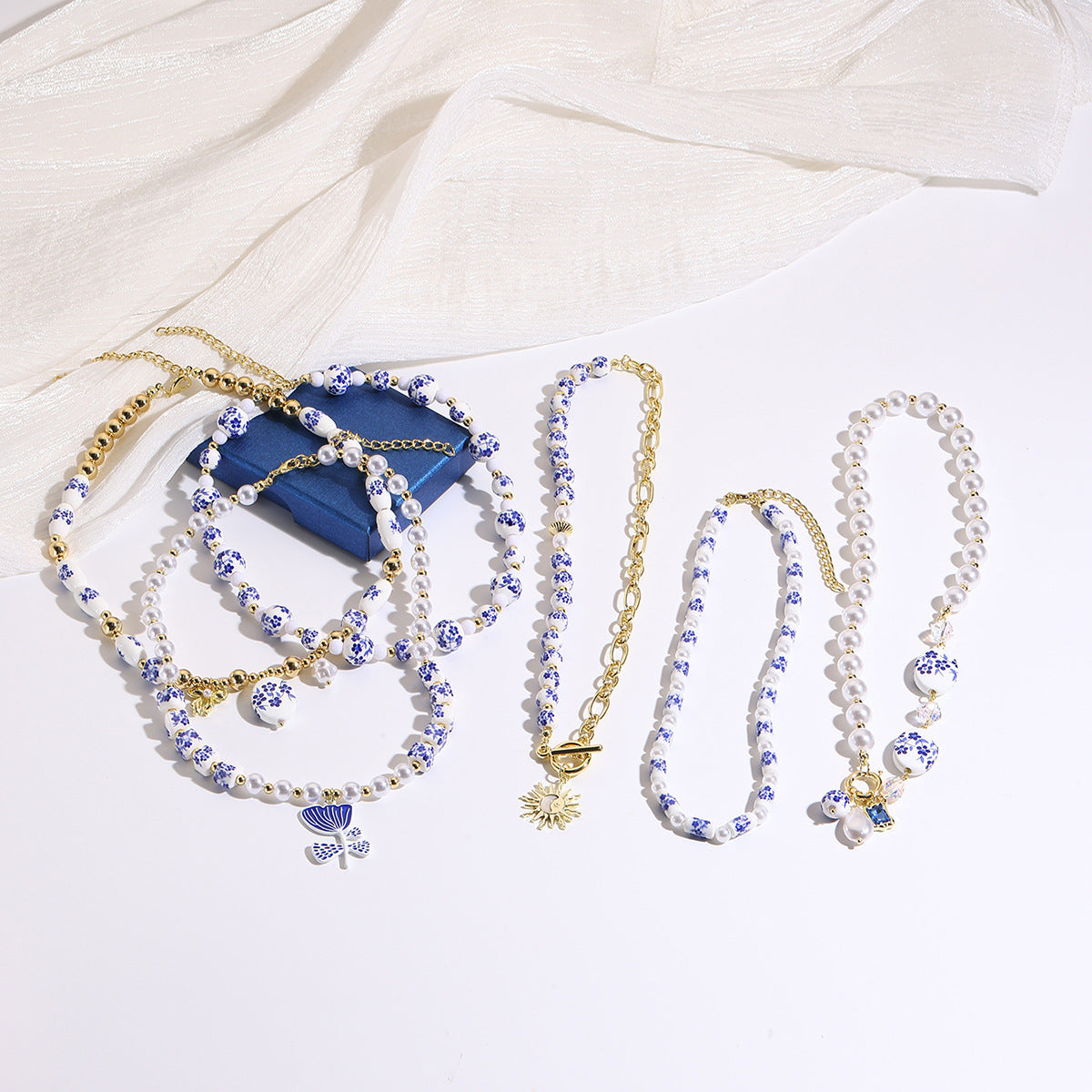 Mild Luxury Retro Beaded Ceramic Artistic Blue White Necklaces