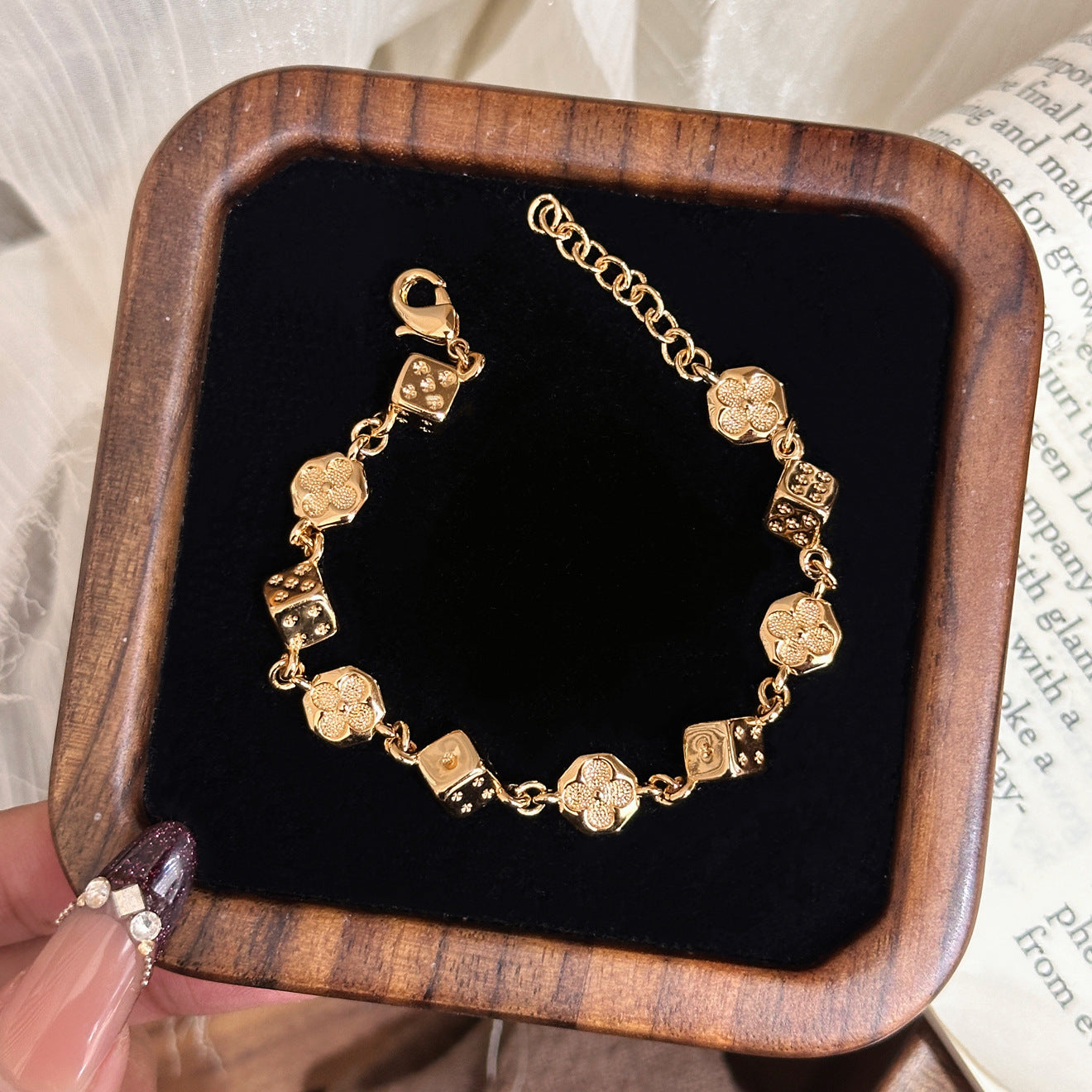 Women's Retro Dice Clover Fashion Simple High Sense Bracelets