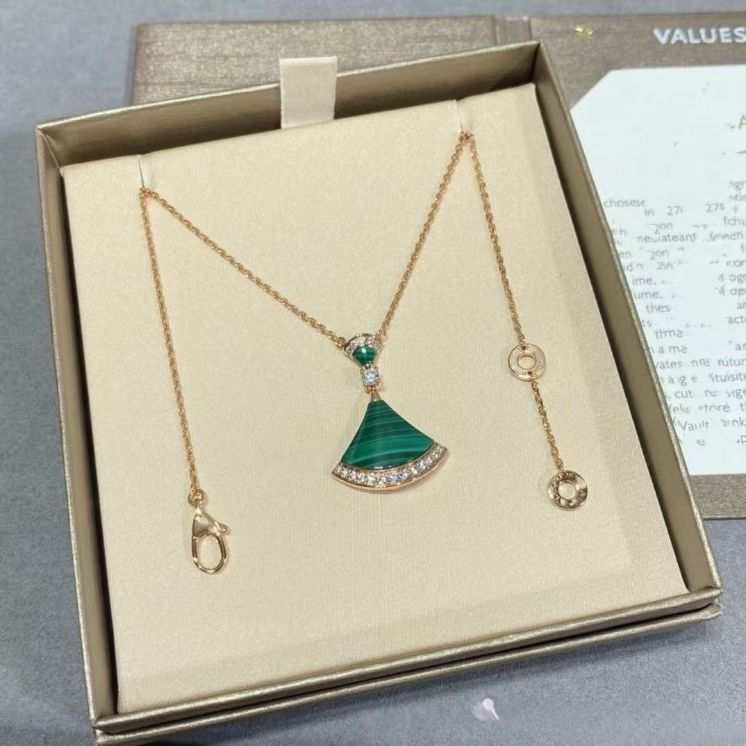 Version Fan-shaped Fritillary Female Rose Gold Necklaces
