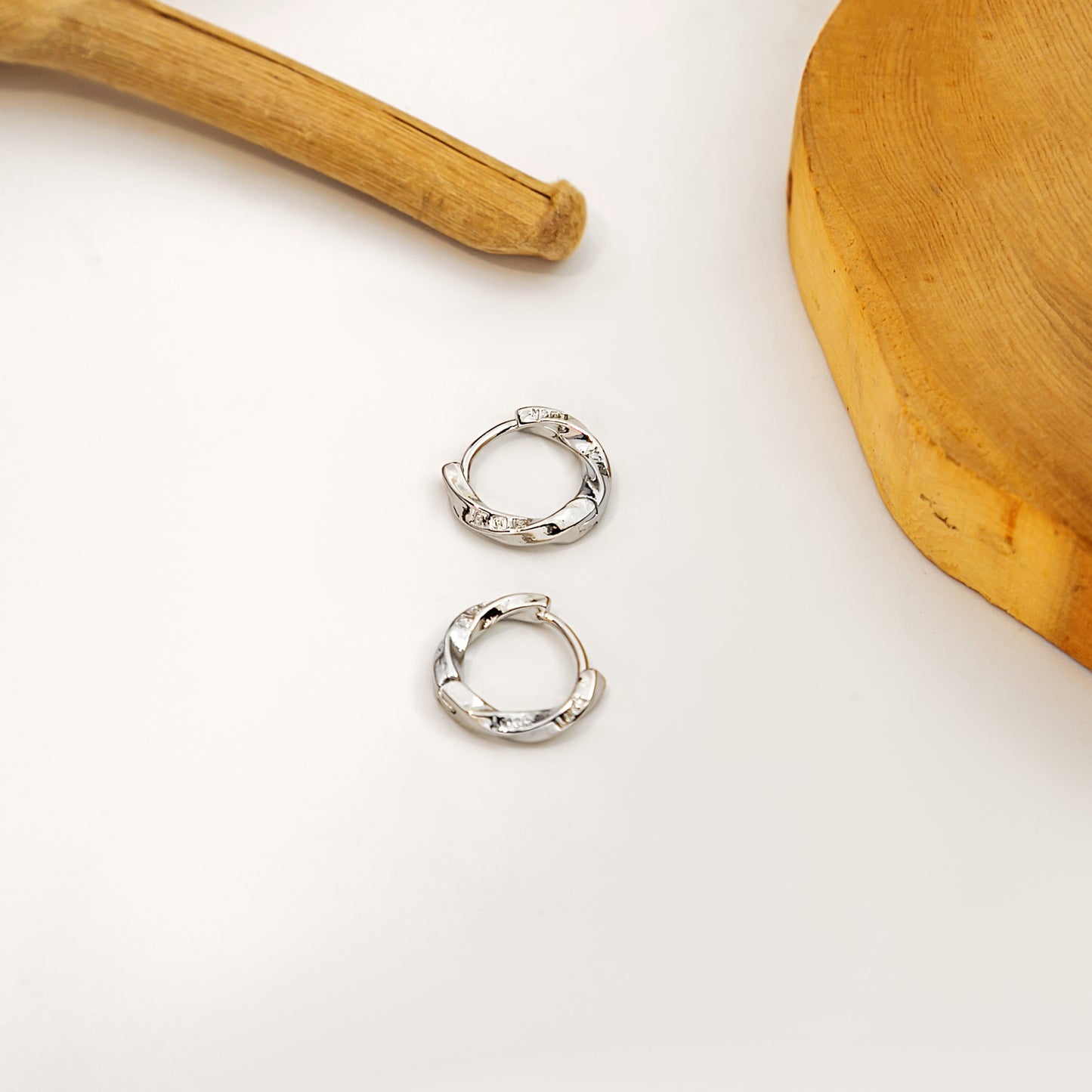 Needle Mobius Ear Simple Style Compact Temperamental Stud Earrings