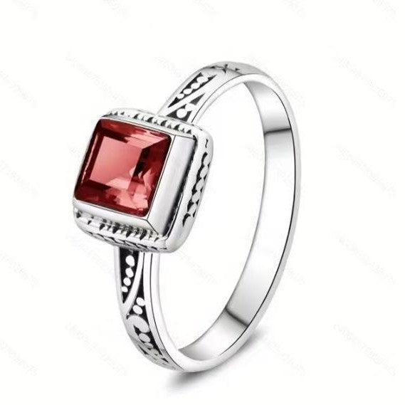 Women's Garnet Square Retro Simple Pattern Carving Niche Opening Design Ring