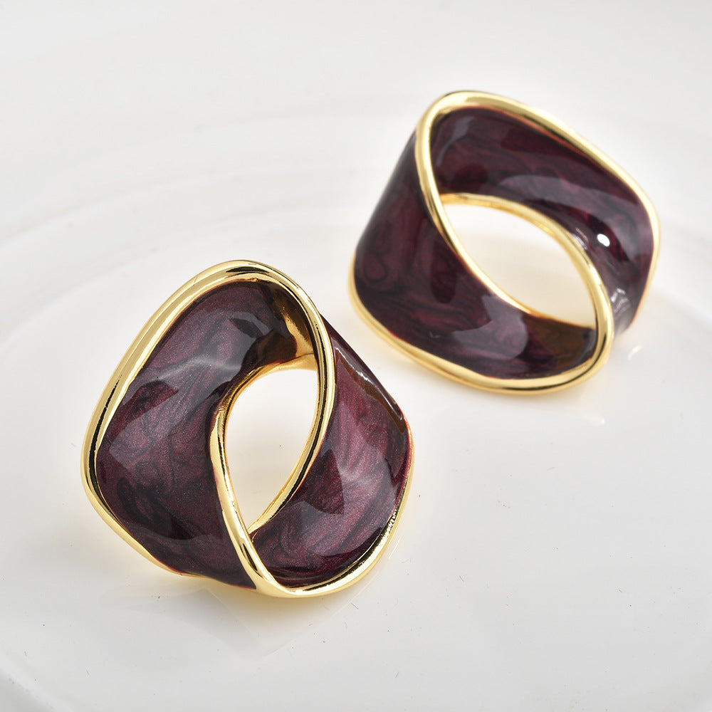 Women's Retro Simple Fashion Temperament Wild Elegant Light Luxury High-grade Personalized Stud Earrings