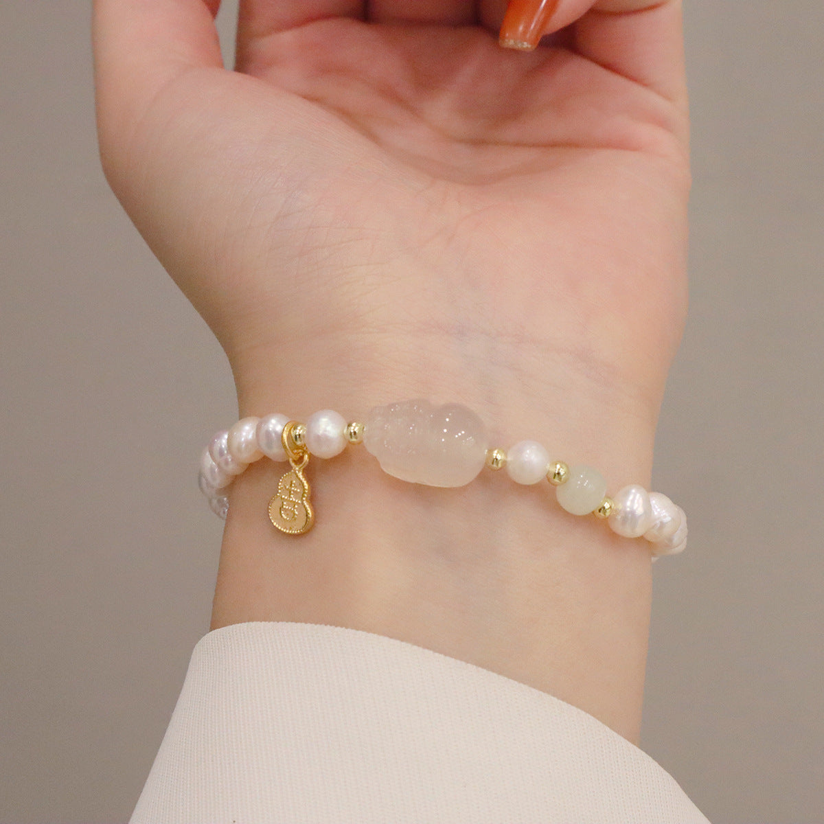 Natural Freshwater Pearl Chinese Style Calabash Pendent Bracelet
