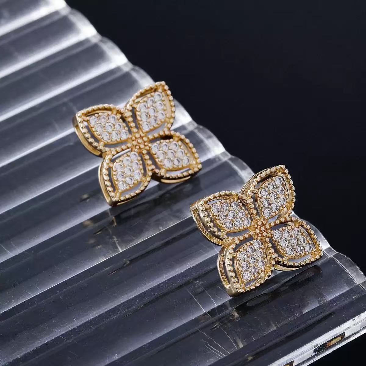 Women's Pair Cross Mirror Classic Fashion Simple Love Heart High-grade Earrings