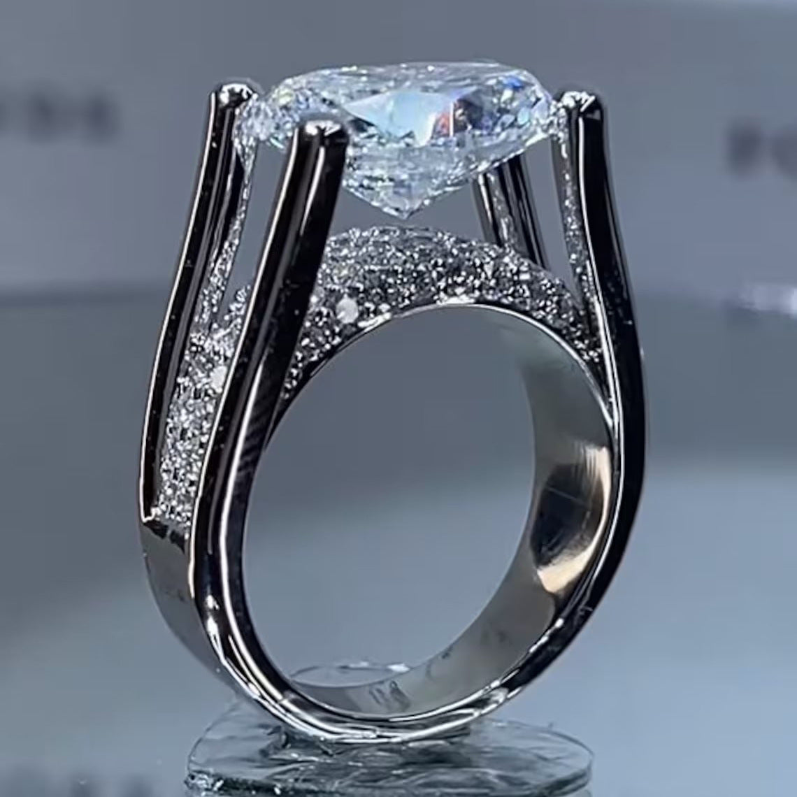 Women's Egg-shaped High Carbon Diamond Engagement Wedding Rings