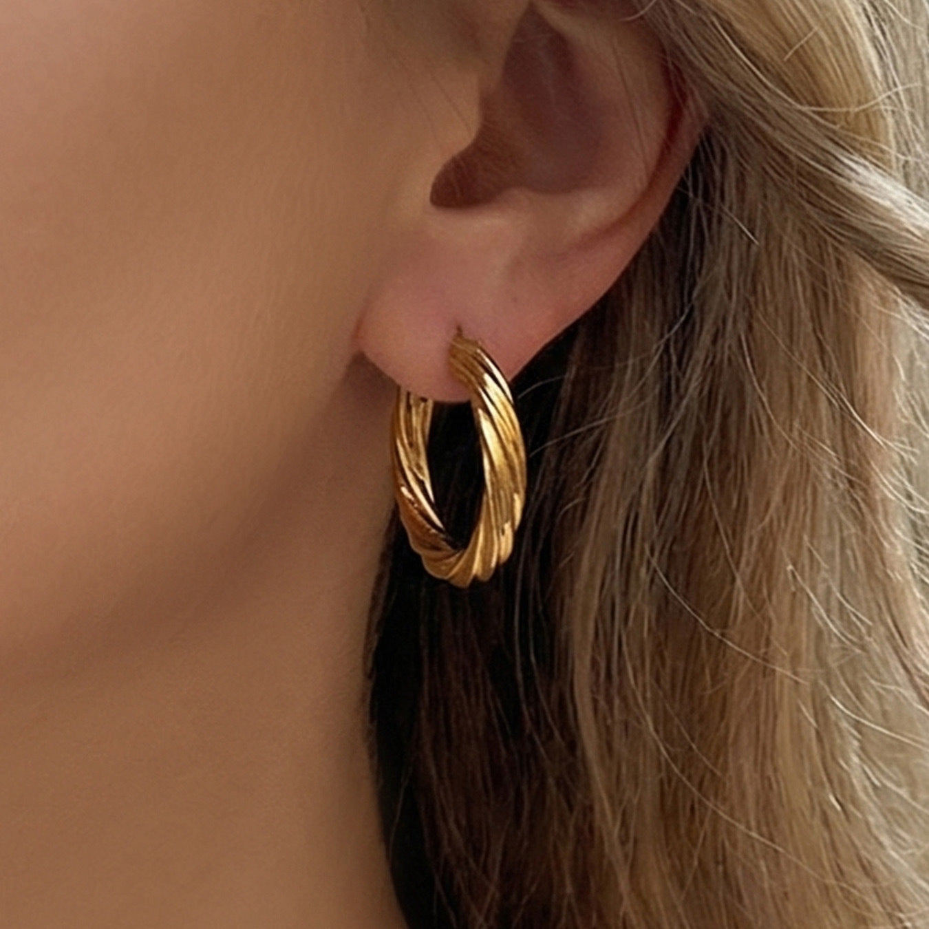 Stainless Steel Round Gold Twist Minimalist High-grade Earrings