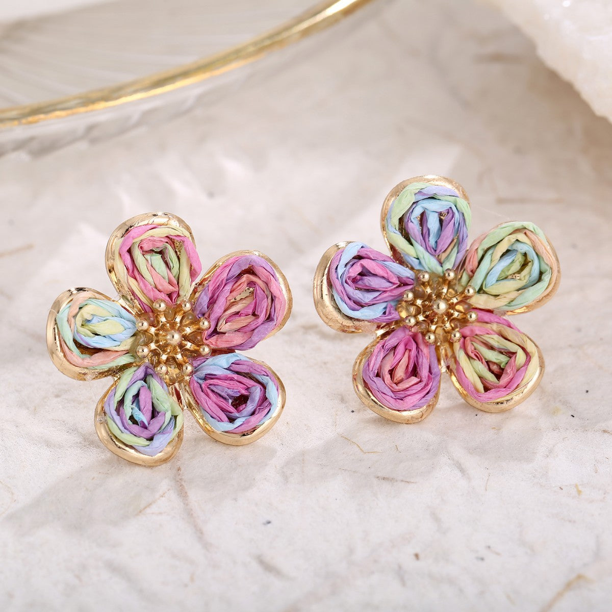 Raffia Flower Small Fashion Hand-woven Simple Earrings