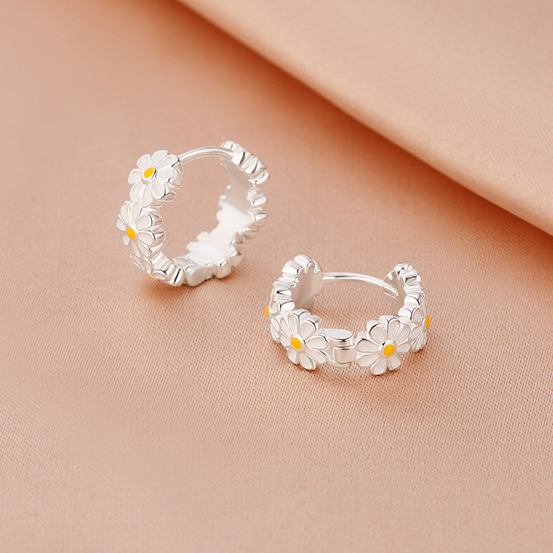 Summer Daisy Clip White Epoxy Flowers Korean Style Ear Buckle