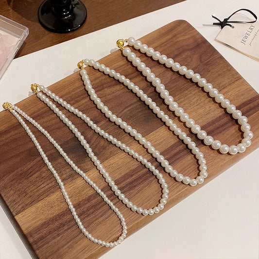 Women's Pearl Vintage Magnetic Buckle Beaded Clavicle Necklaces