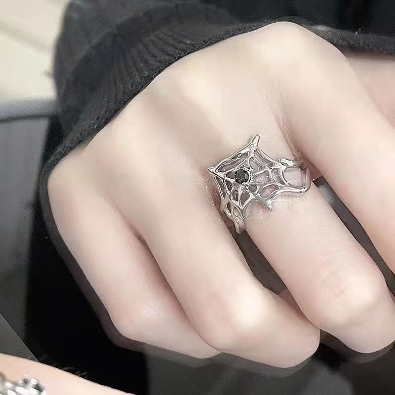 Retro Black Gem Spider Nail Niche Design Cold Wind Open Ring