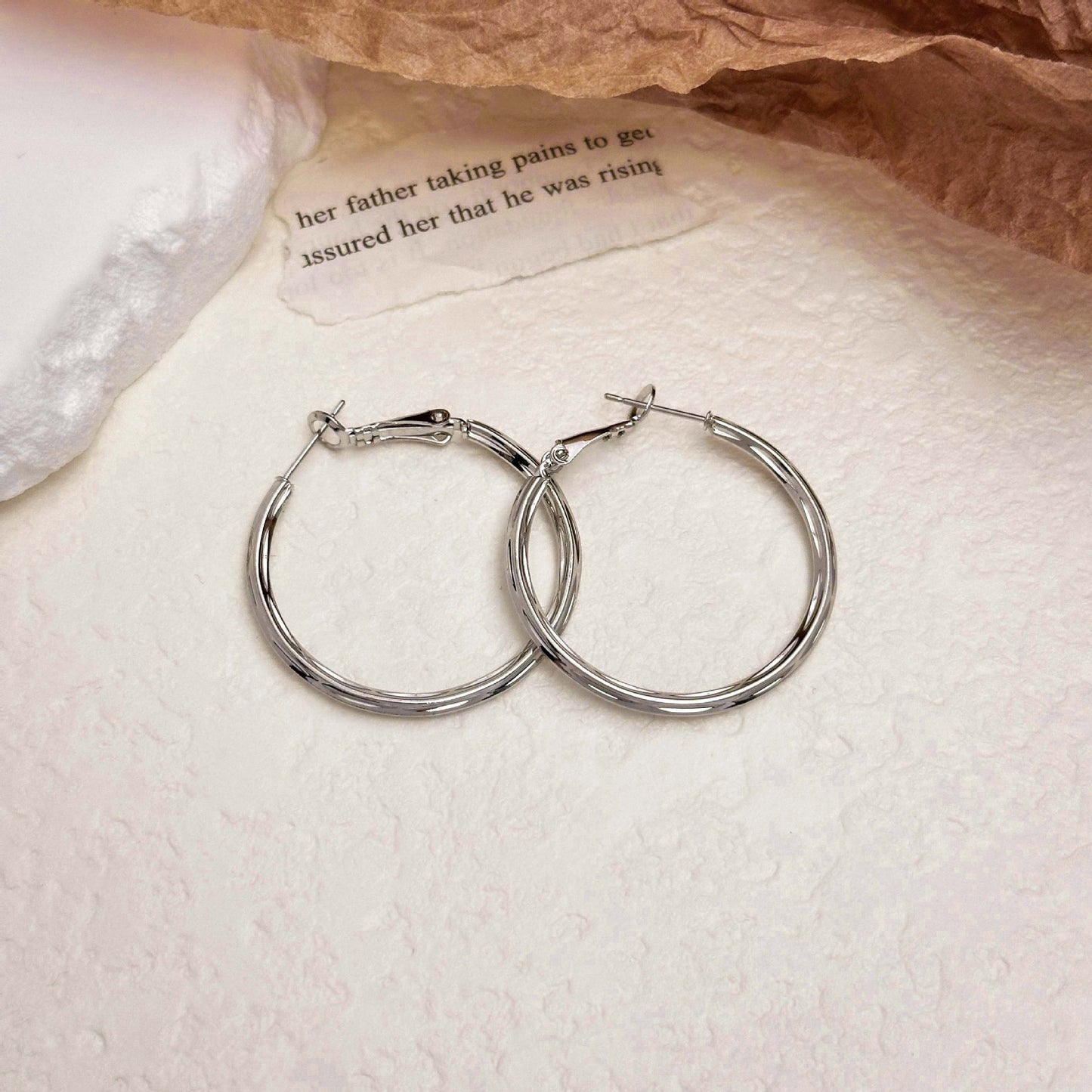 Fashionable Metal Texture Light Luxury Simple Earrings