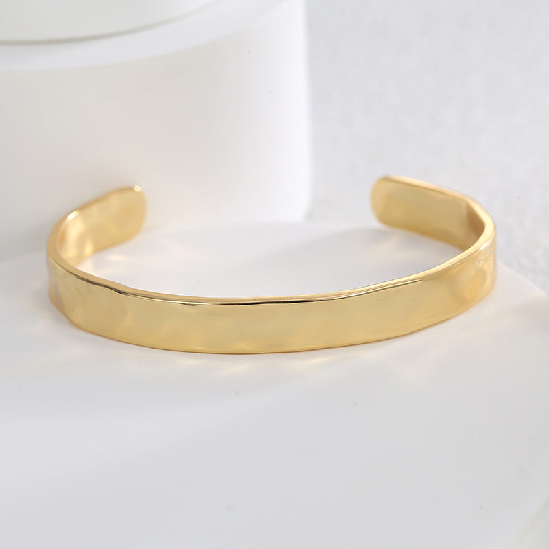 Stylish Simple Wind Beat Pattern Female Brass Bracelet