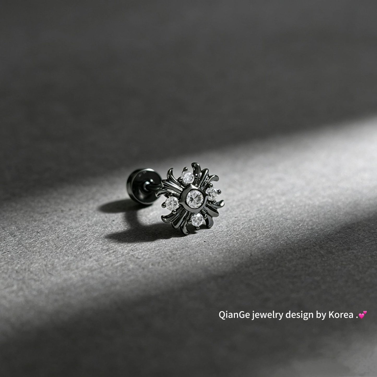 Unisex Style Personalized Hip Hop Pattern Single Ear Bone Screw Stud Earrings