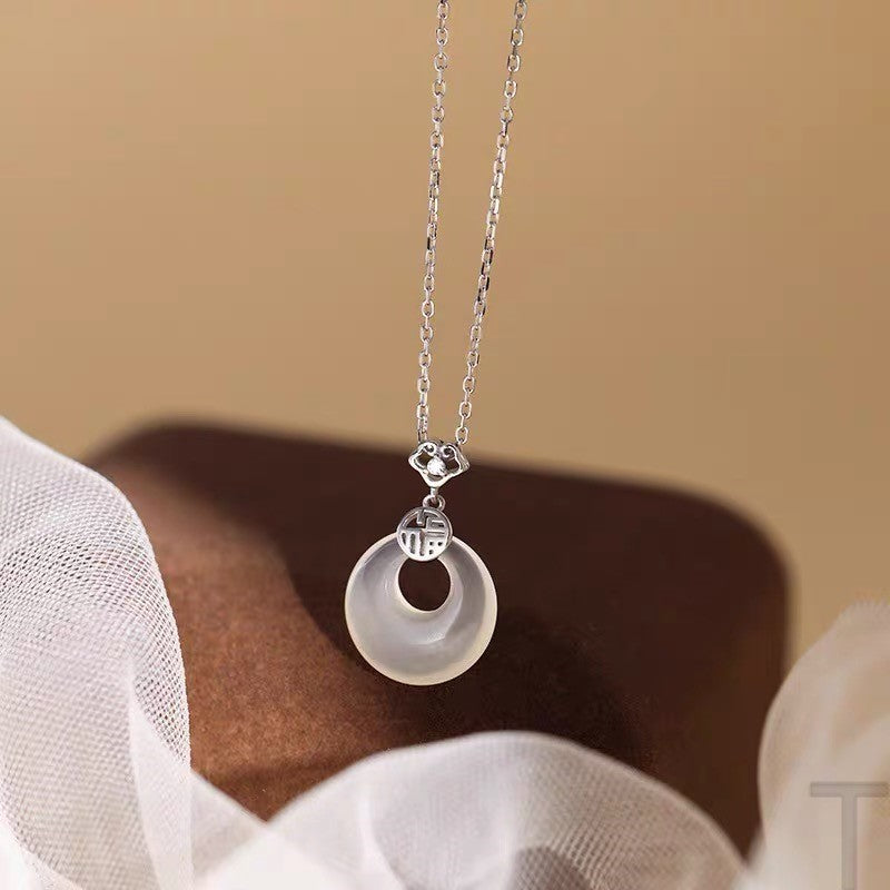 Sier Female White Chalcedony Special Interest Light Luxury Sterling Clavicle Necklace