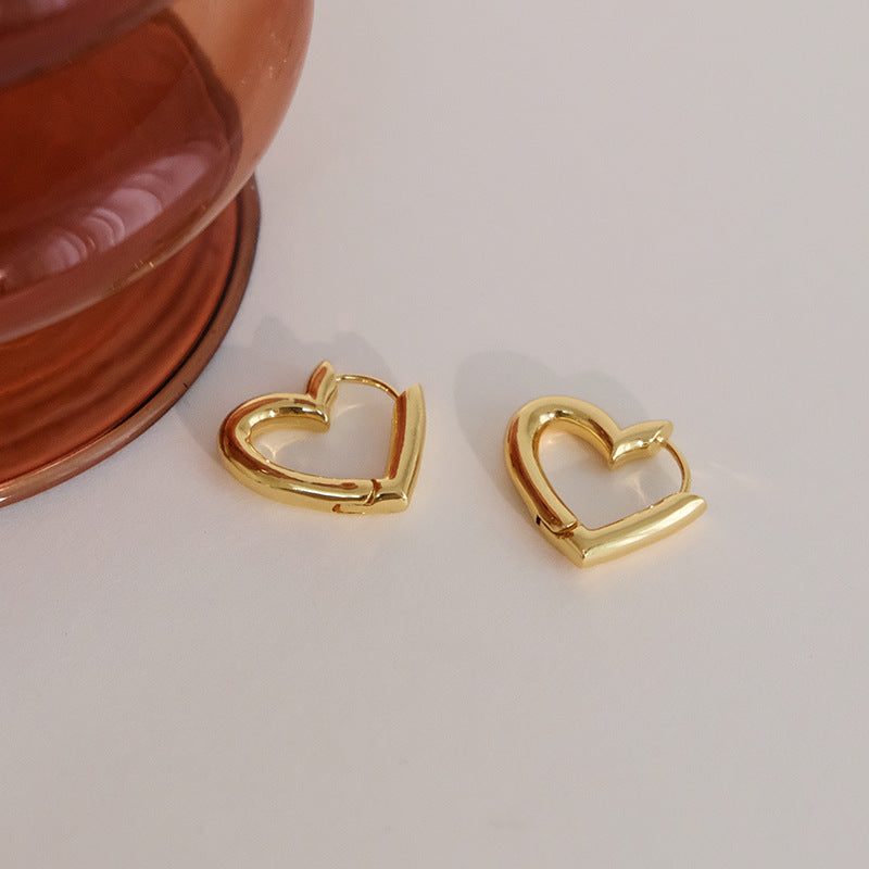 Simple Love Clip High-grade Business Temperament Entry Lux Peach Heart Ear Buckle