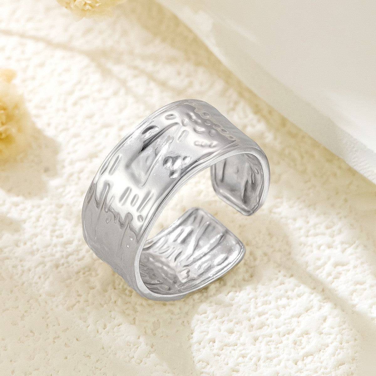 Stainless Steel Irregular Line Love Heart-shaped High-grade Ring
