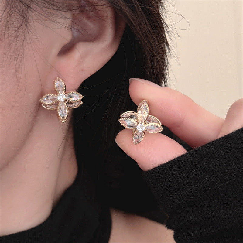 Niche Design Zircon Petals Clip Affordable Luxury Fashion High-grade Double-sided Earrings