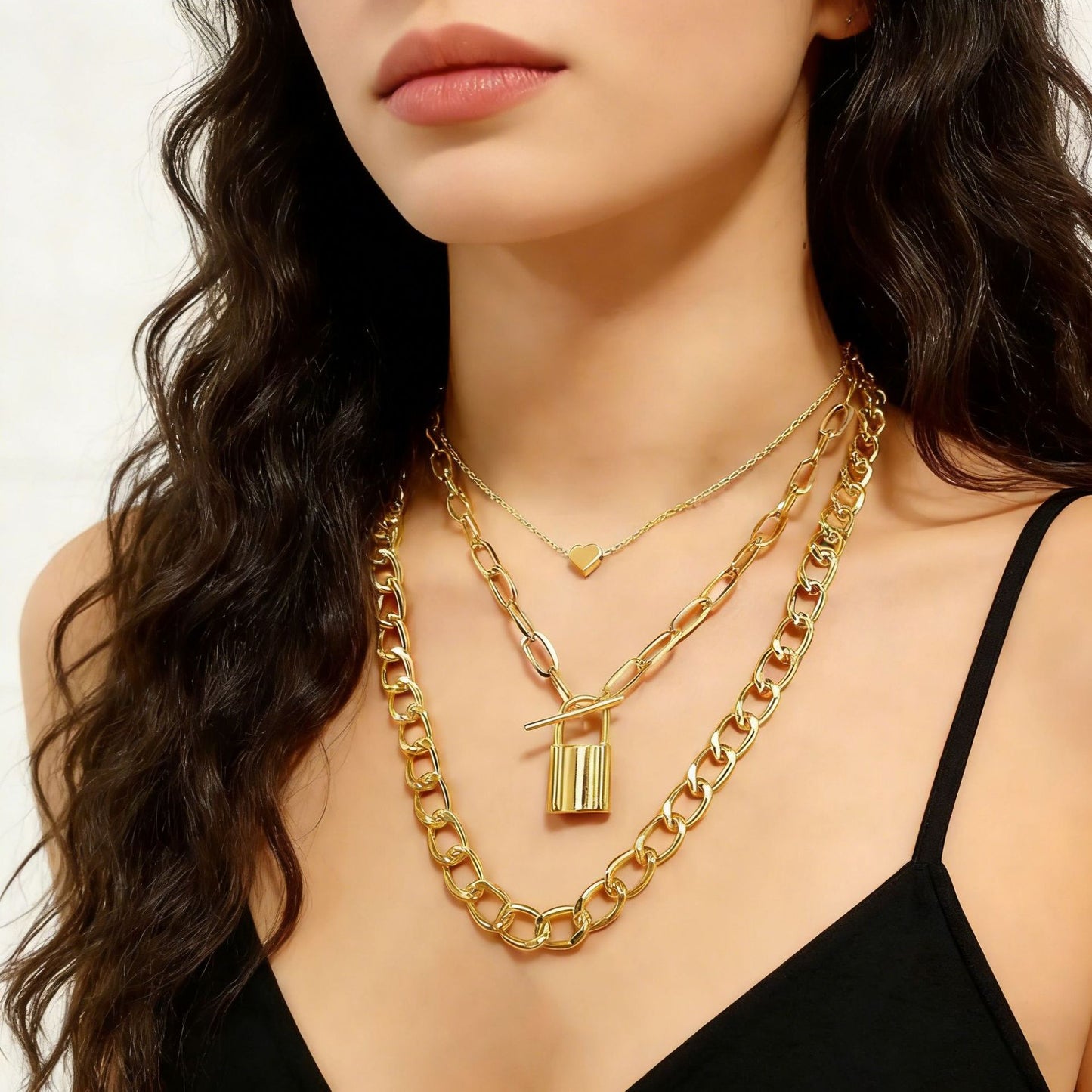 Women's Light Luxury Minority Elegant Embossed Round Necklace