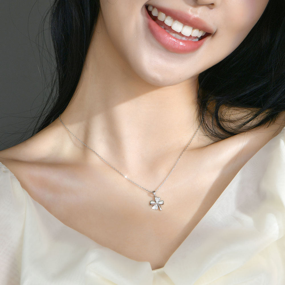 Women's Lucky Four-leaf Clover For Design Simple Temperament Clavicle Chain Pendants