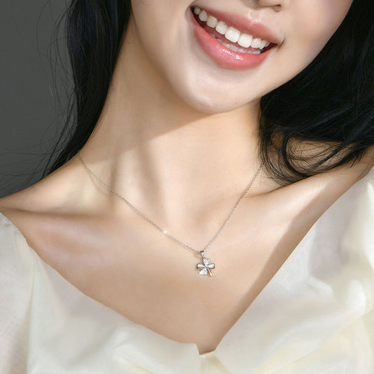 Women's Lucky Four-leaf Clover For Design Simple Temperament Clavicle Chain Pendants