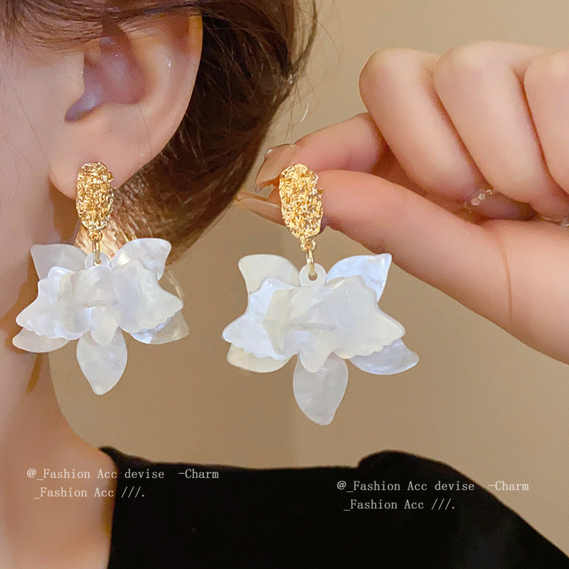 Women's Sier Needle Fresh Flower Graceful Fashionable Design Earrings