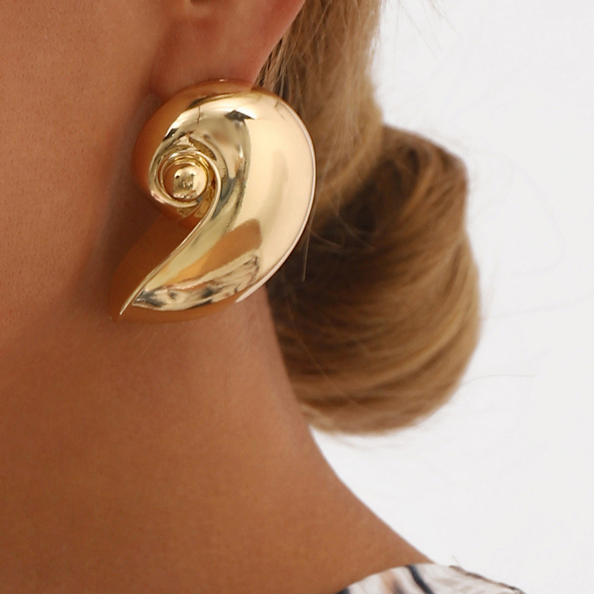 Conch Neck Trendy Exaggerated Geometry Wax Line Ocean Necklace