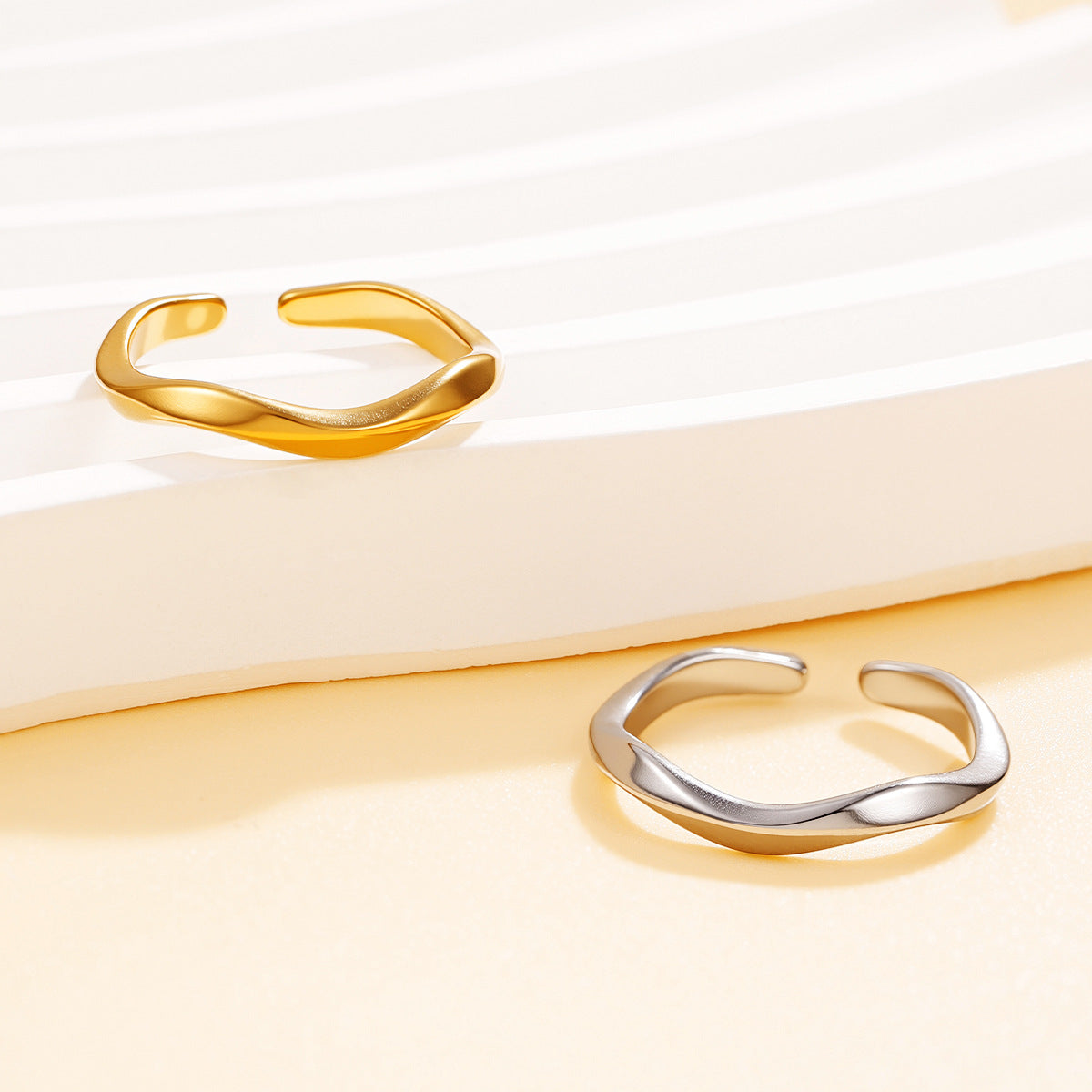 Personality Simple Style Mobius Strip Open Female Vacuum Ring