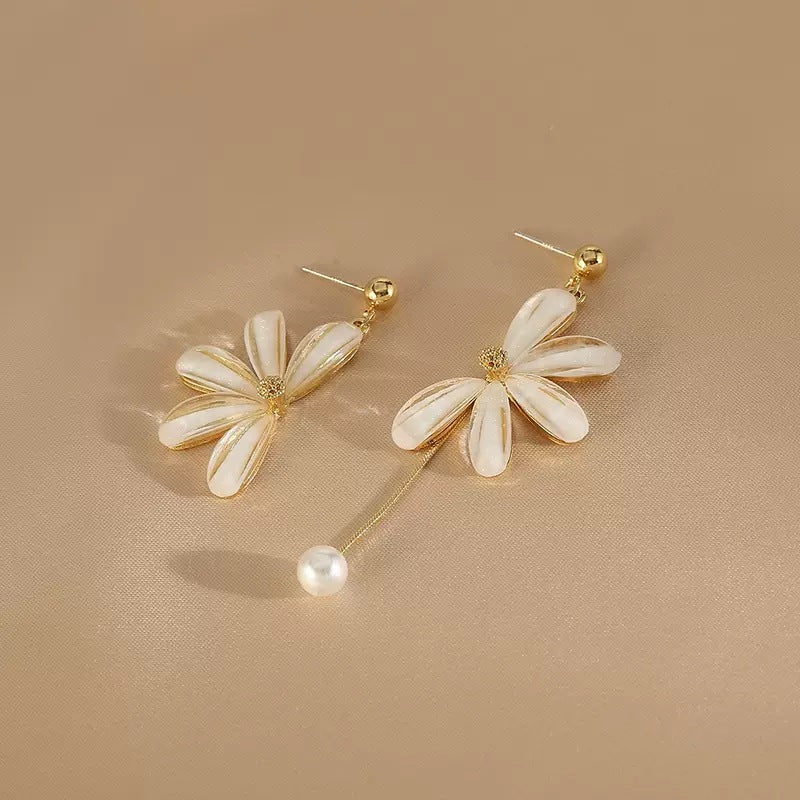 Women's Asymmetric Daisy Super Fairy Summer For Fashionable Earrings