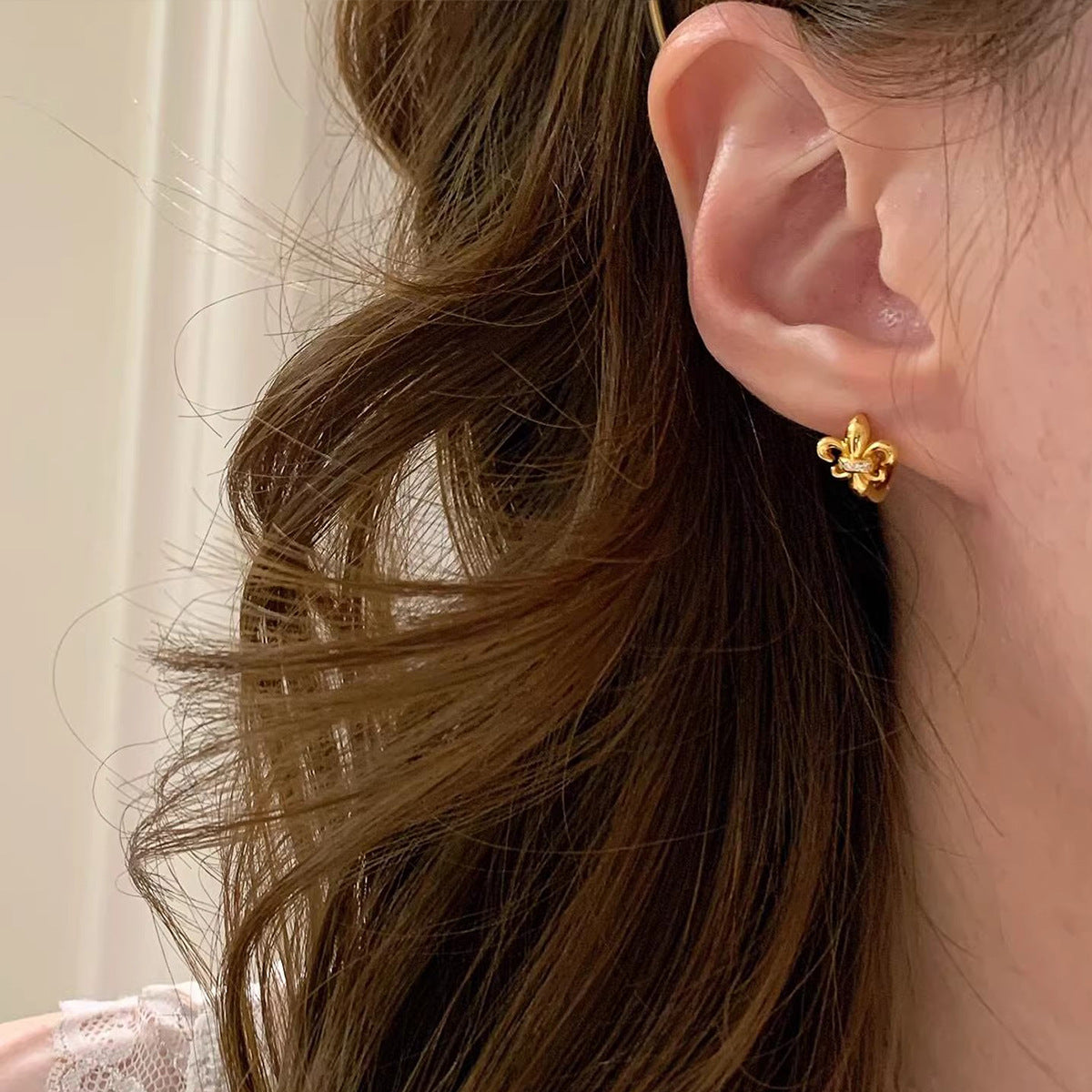 Style Classical Inlaid Zirconium Flower-de-luce Earclip Small Exquisite Unique Beautiful Earrings