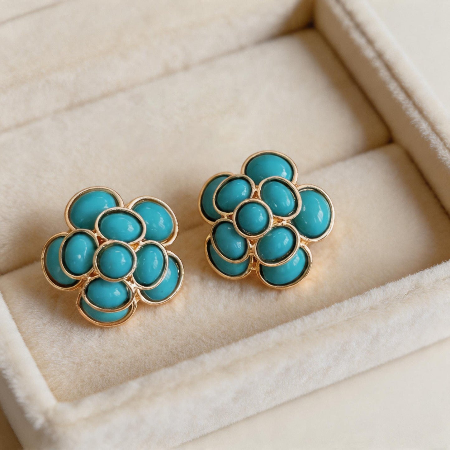 Women's Retro Resin Flower Sier Fashionable Simple Petal Elegant Earrings