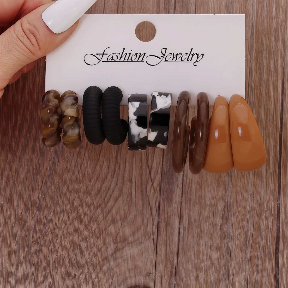 Women's Fashion Suit Temperament Wild Personality Trendy Style Earrings