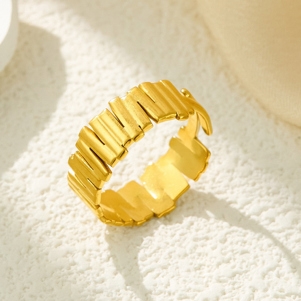 Stainless Steel Irregular Line Love Heart-shaped High-grade Ring