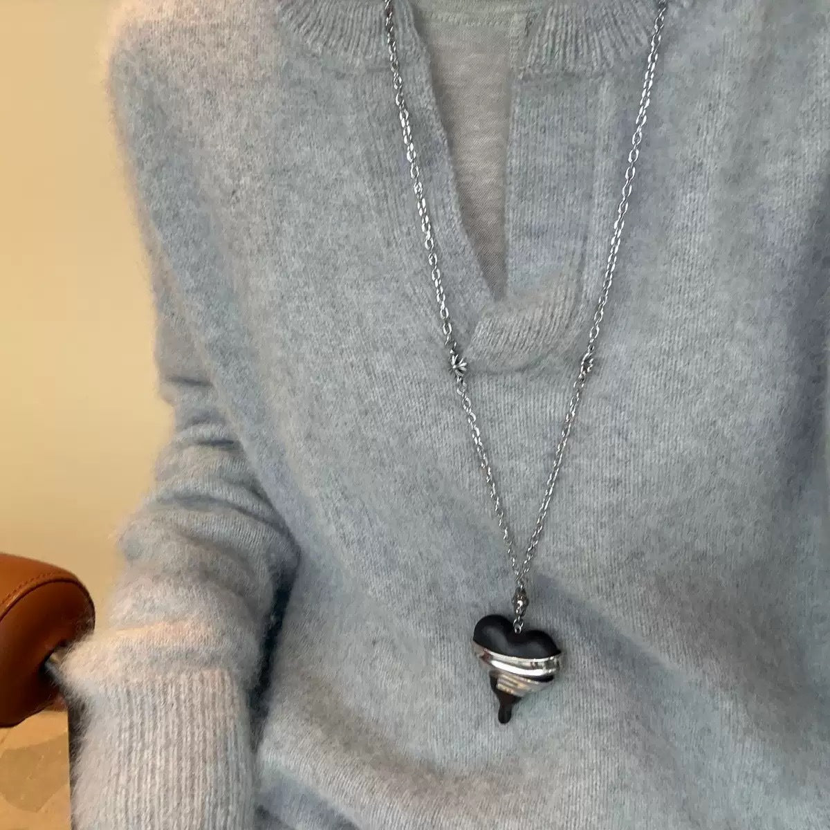 Women's Design Round Ebony Kettle For Retro Long Titanium Necklace
