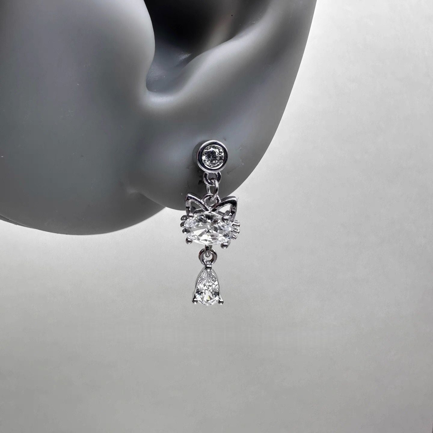 Ancient Titanium Steel Ear Bone Design Unique Cat Stud Earrings
