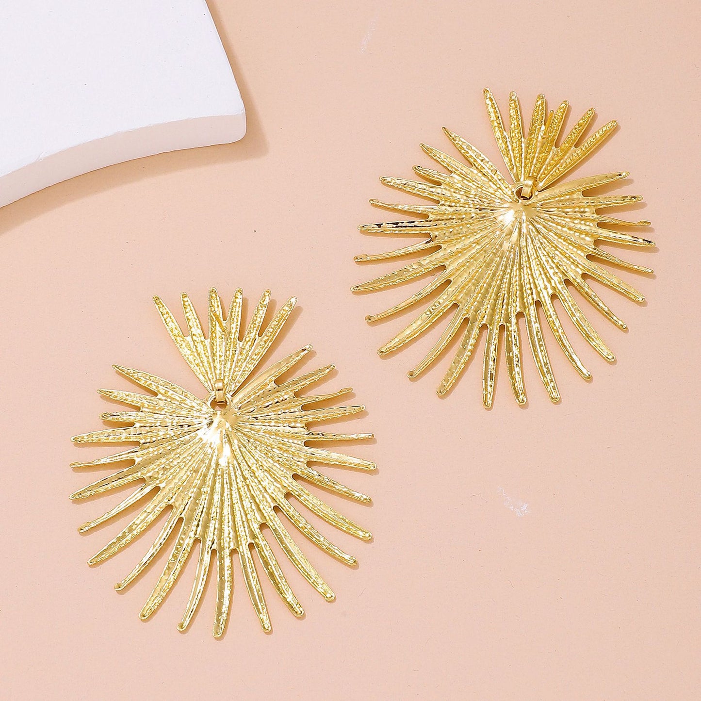 Fashion Popular Exaggerated Oval Alloy Versatile Earrings