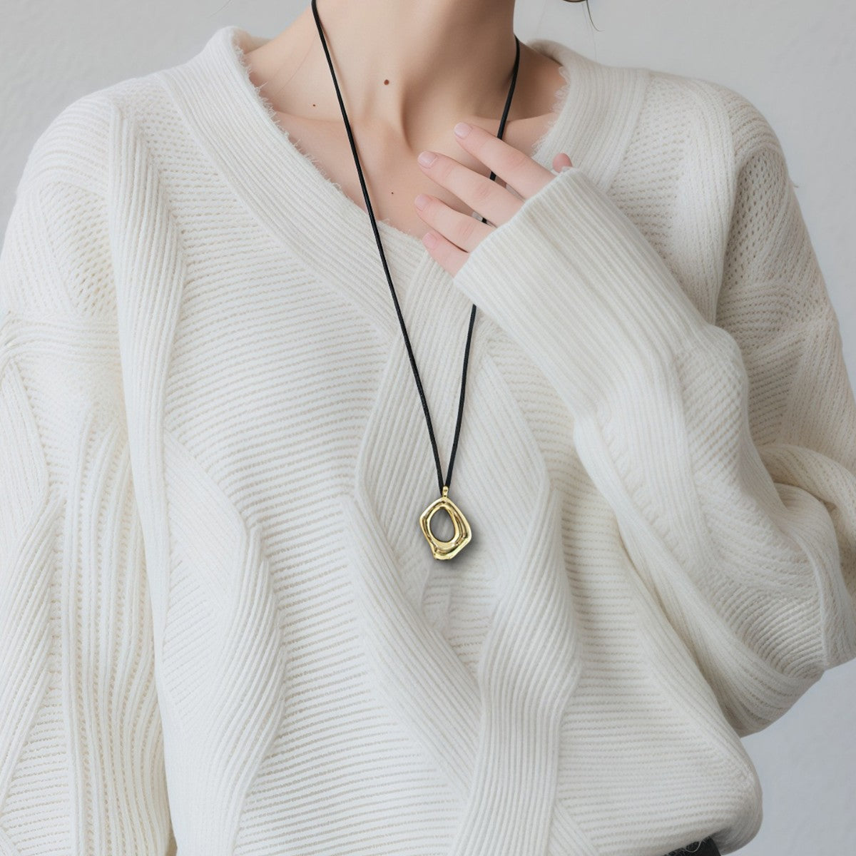 Black Rope Long Exquisite High-grade Sweater Chain Light Luxury Minority Necklace