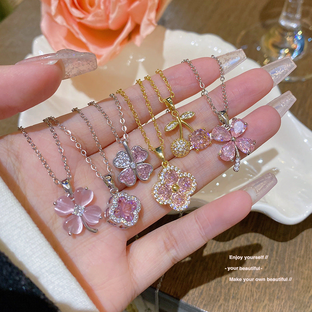Women's Peach-colored Sweet Four-leaf Light Luxury Fashionable Versatile Clavicle Necklace