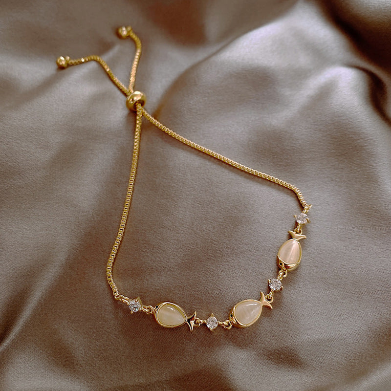 Vintage Pearl Female Style Design Simple Cold Bracelet