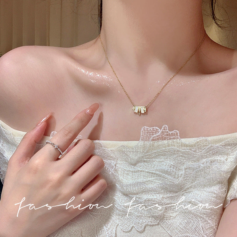 Geometric Imitation White Shell Titanium Steel High Sense Light Luxury Necklace