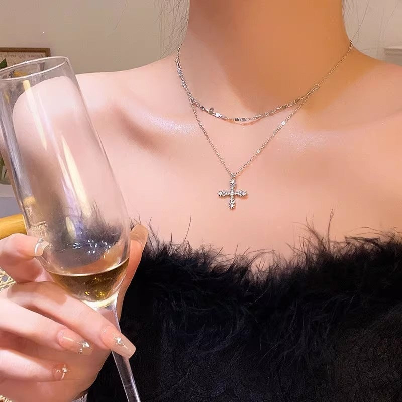 Women's Delicate Heart Light Luxury Graceful Fashionable Butterfly Clavicle Necklace