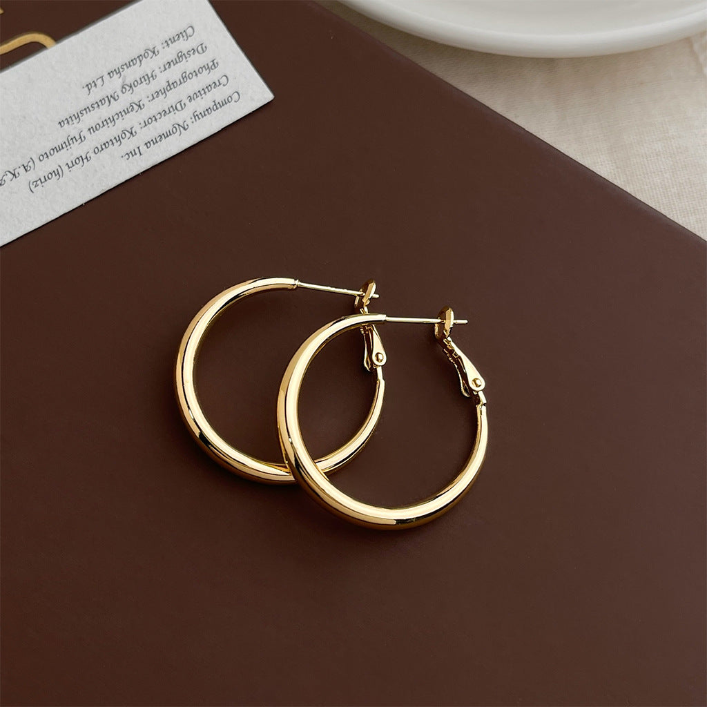 Women's Minimalist Exaggerated Big Ear Fashionable Temperament Personalized Cold Style Simple Earrings