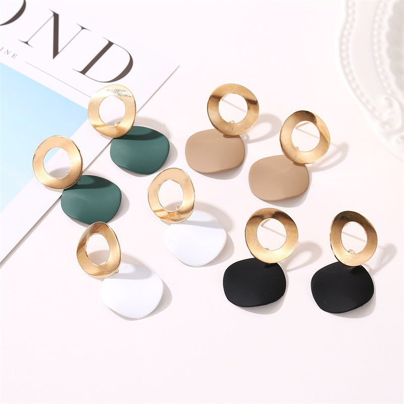 High-grade Sense Personality Hollow Out Three-dimensional Round Piece Earrings