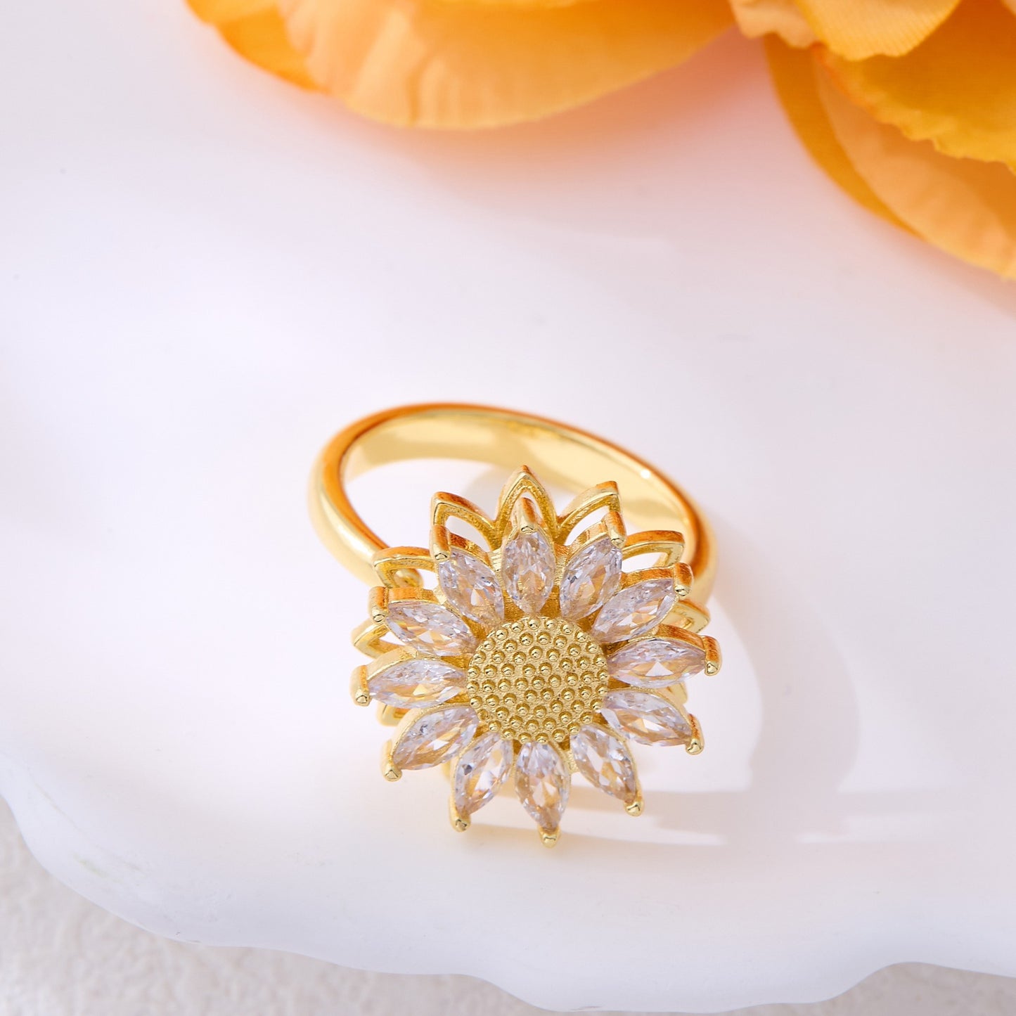 Valentine's Day Gift Flower Zircon Rotatable Ring