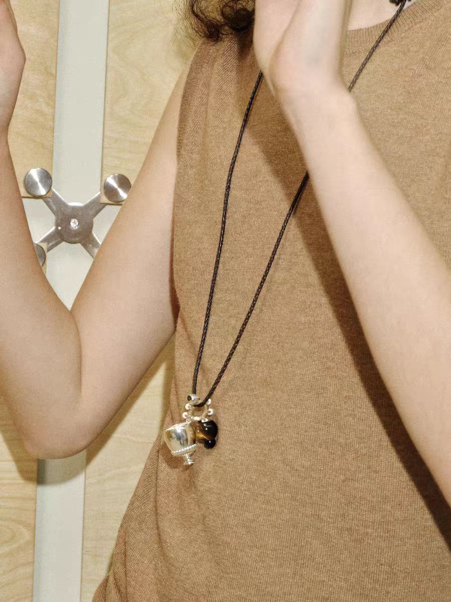 Female Niche High Sense Light Luxury Temperament Sweater Chain Simple Necklace